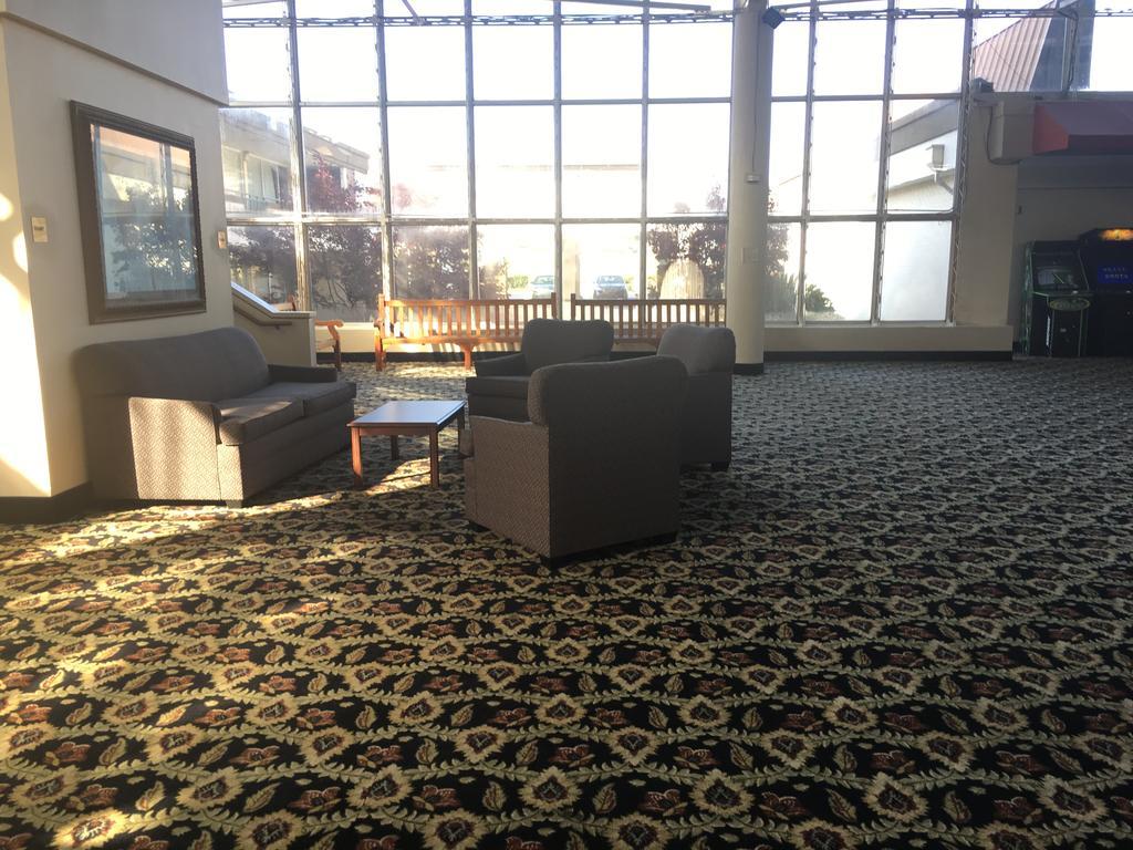 Days Inn By Wyndham Montgomery Near Aum Extérieur photo