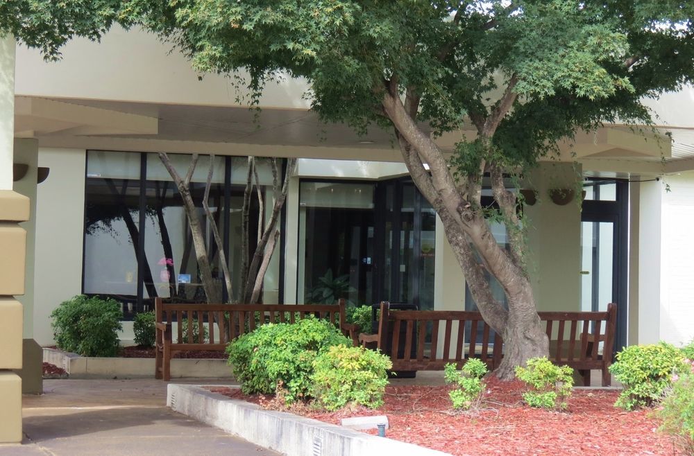 Days Inn By Wyndham Montgomery Near Aum Extérieur photo